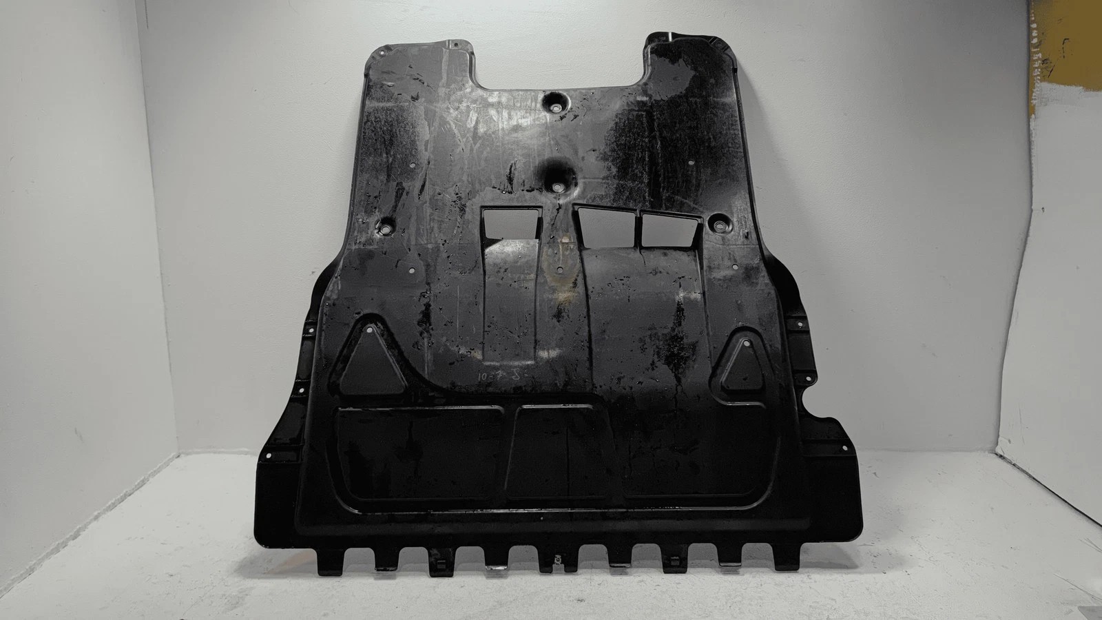 2018-2025 Volkswagen Atlas Under Engine Splash Shield Guard Baffle OEM